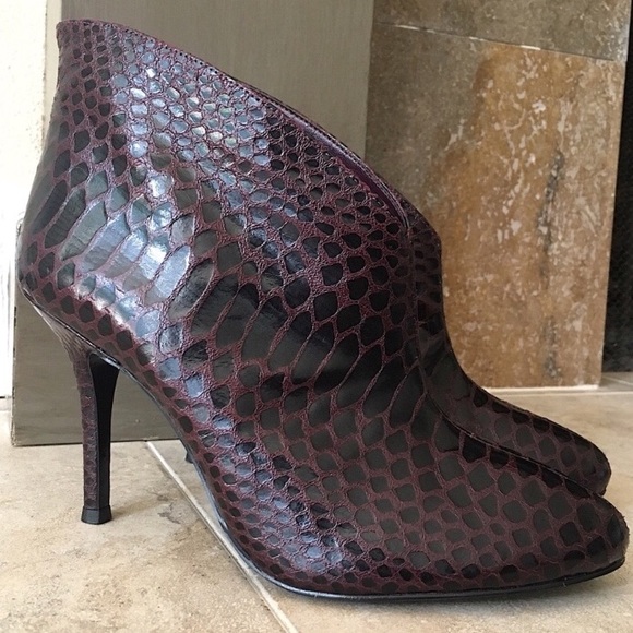VINCE CAMUTO SNAKE EMBOSSED BOOTIES - Picture 1 of 5